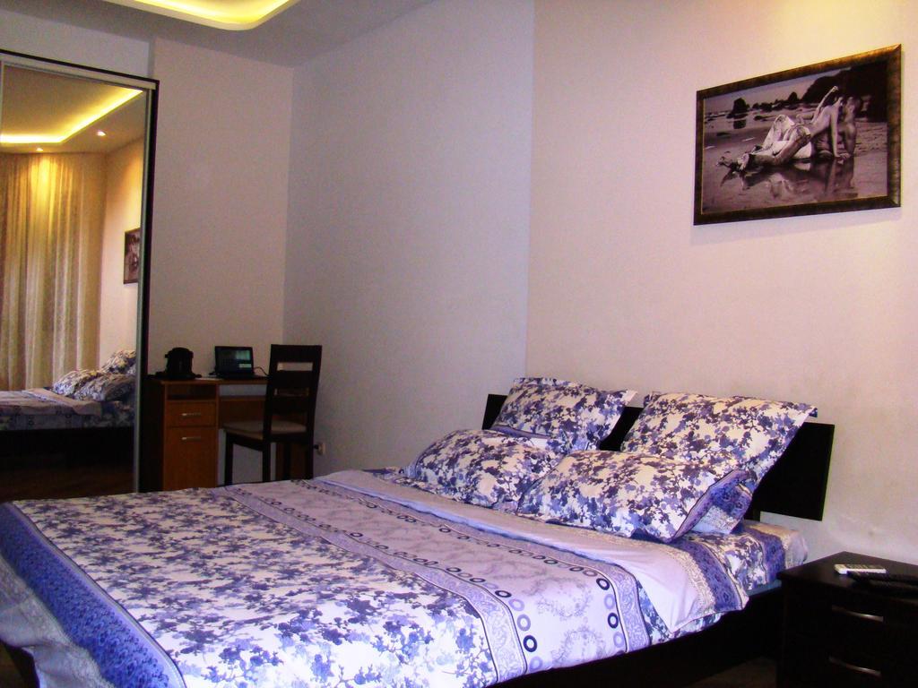 Pleasure Apartment Near Center Of Odessa Bilik gambar